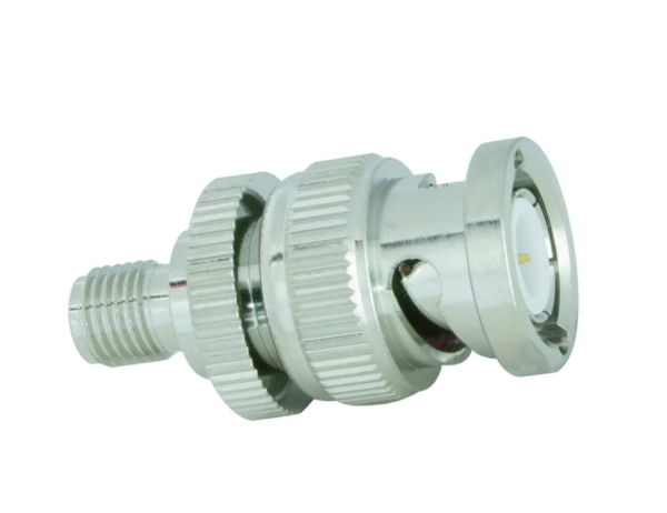 Adapter BNC-Stecker auf SMA Buchse